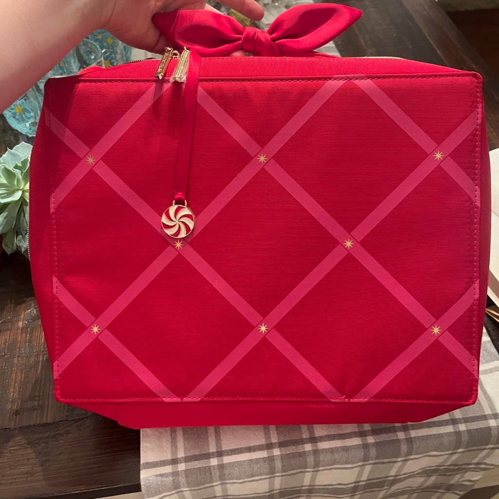 Brand New Este Lauder Makeup Bag